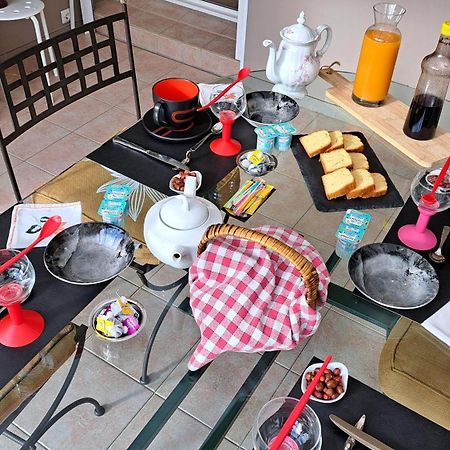 Chambre Privee Avec Salon, Garage Voiture, Velos, Motos Tourville-sur-Arques المظهر الخارجي الصورة